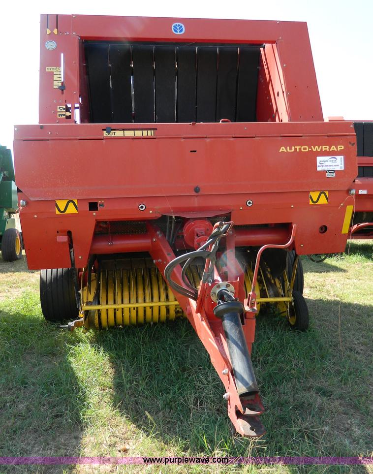 image for item D6026 New Holland 688 round baler