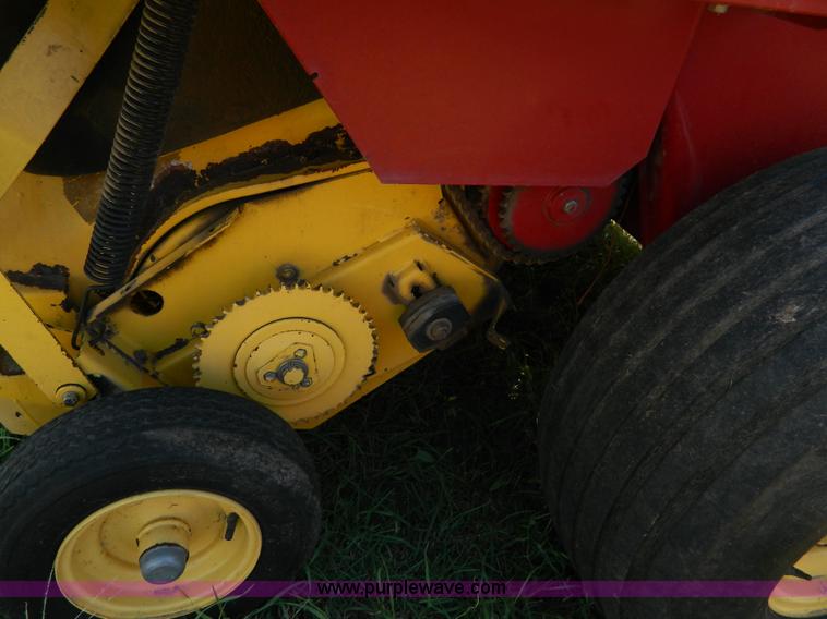 image for item D6026 New Holland 688 round baler