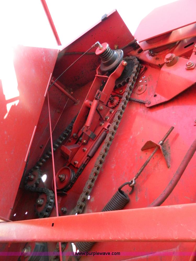 image for item D6026 New Holland 688 round baler