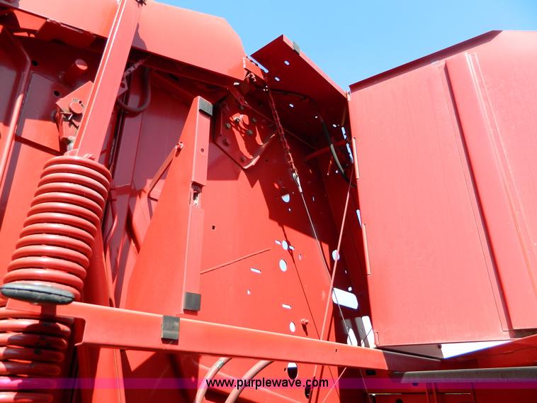 image for item D6026 New Holland 688 round baler