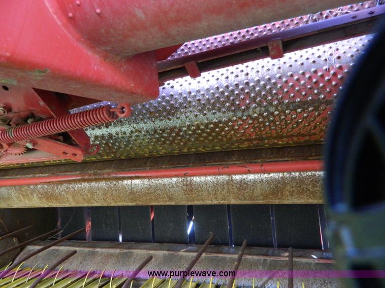 image for item D6026 New Holland 688 round baler