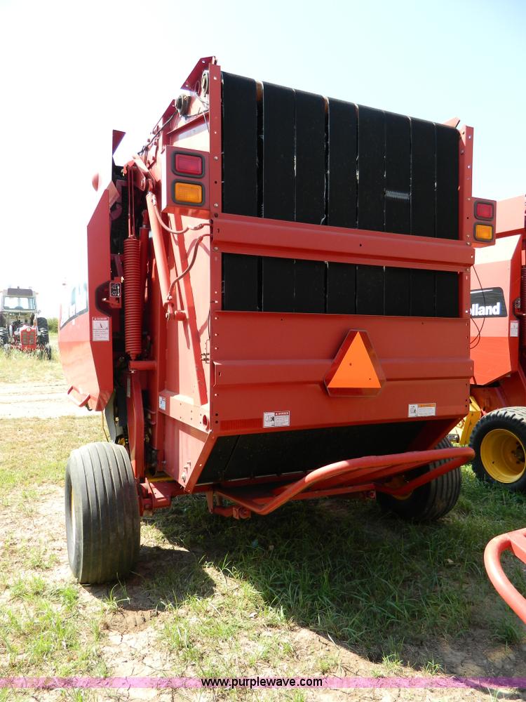 image for item D6027 2004 New Holland BR780 round baler
