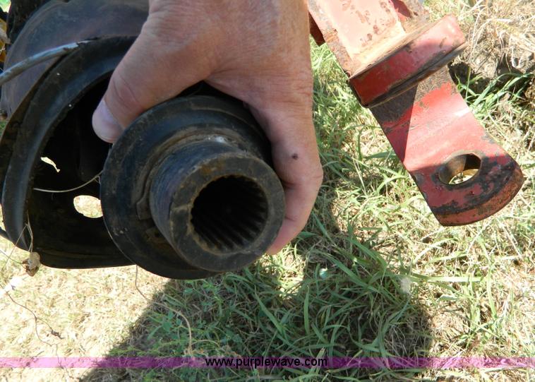 image for item D6027 2004 New Holland BR780 round baler