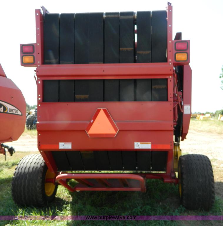 image for item D6028 2003 New Holland BR780 round baler