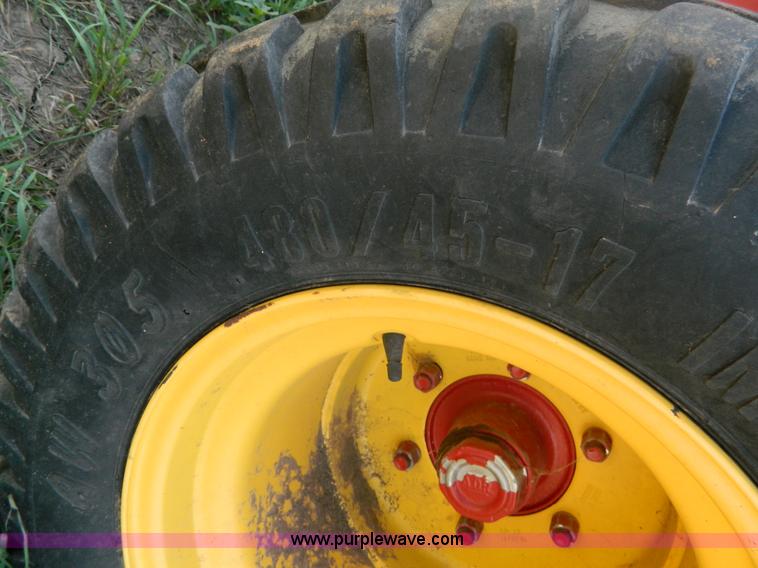 image for item D6028 2003 New Holland BR780 round baler