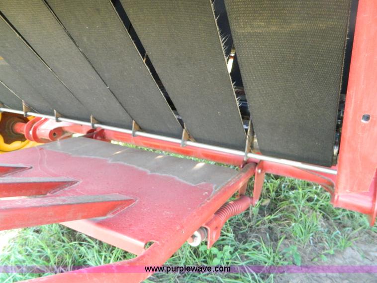 image for item D6028 2003 New Holland BR780 round baler