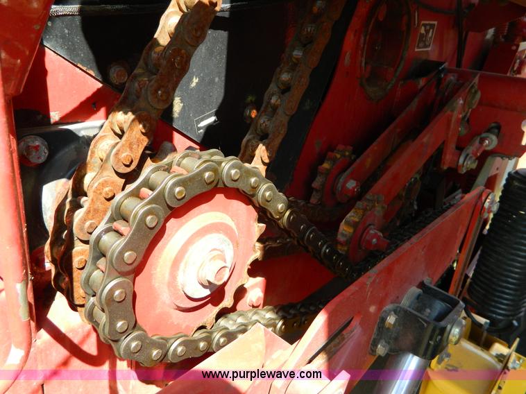 image for item D6028 2003 New Holland BR780 round baler