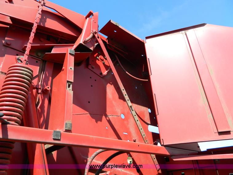 image for item D6029 1991 New Holland 660 round baler