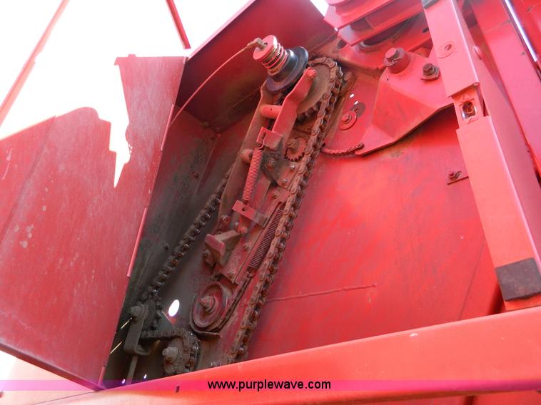 image for item D6029 1991 New Holland 660 round baler