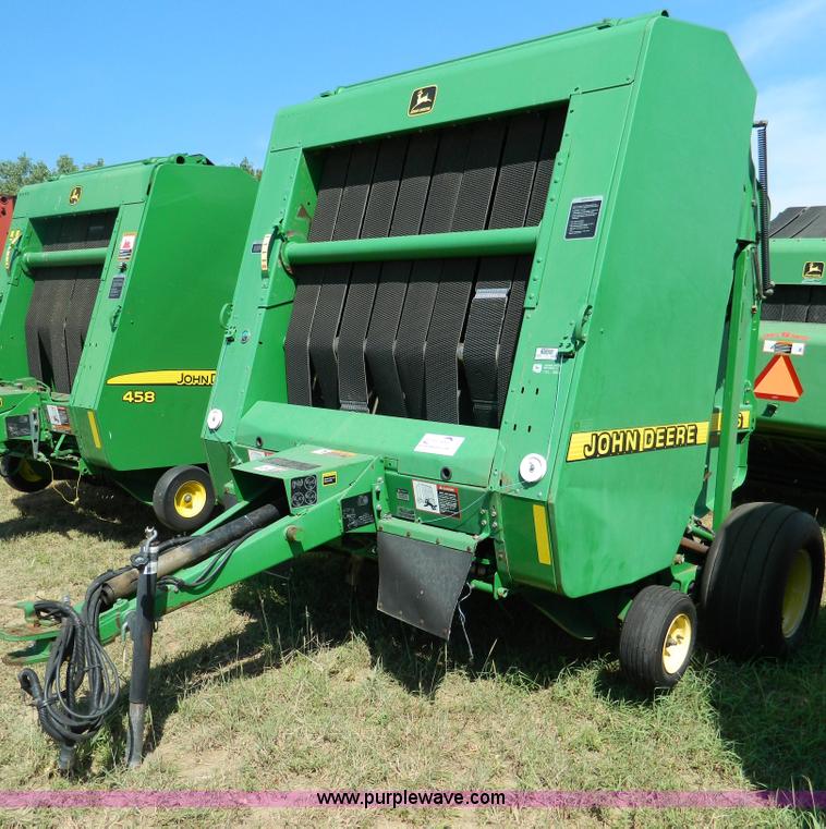 image for item D6030 John Deere 566 round baler