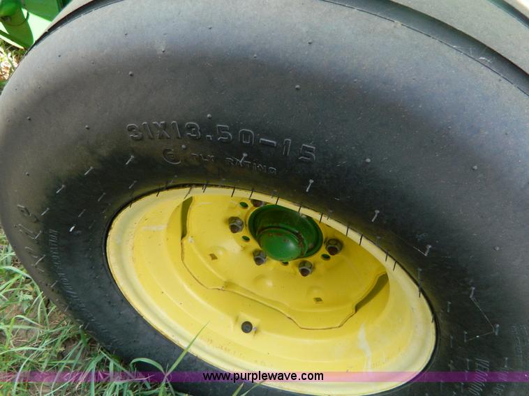 image for item D6030 John Deere 566 round baler