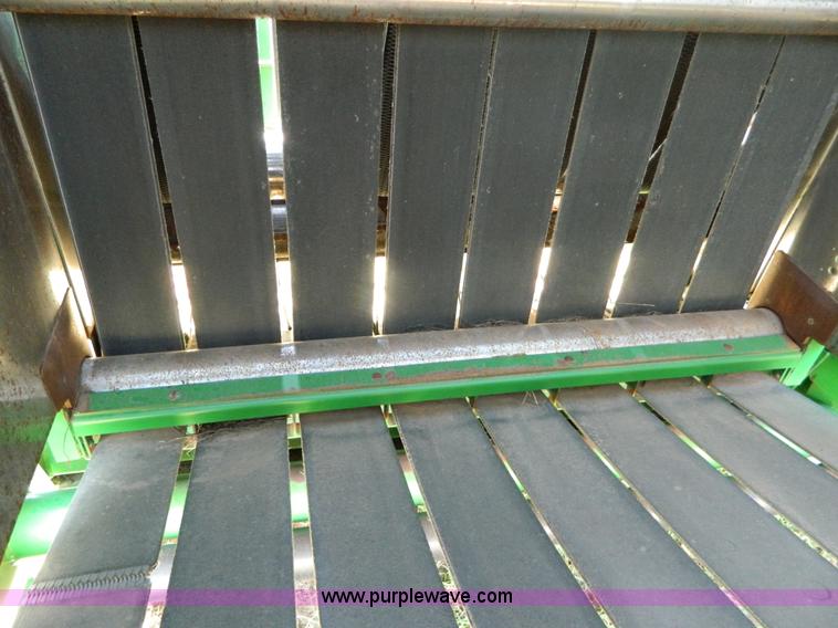 image for item D6030 John Deere 566 round baler