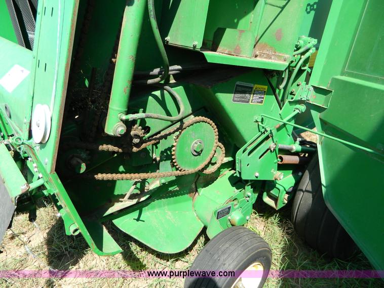 image for item D6030 John Deere 566 round baler