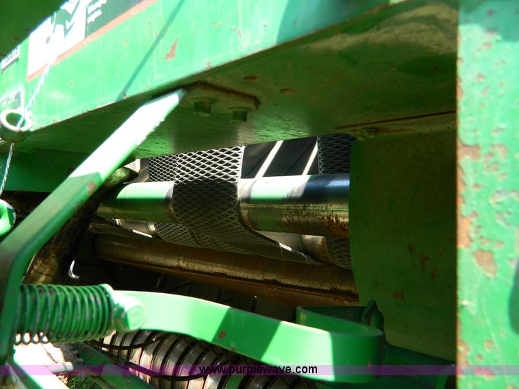 image for item D6030 John Deere 566 round baler