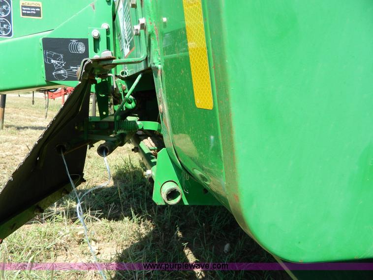 image for item D6030 John Deere 566 round baler