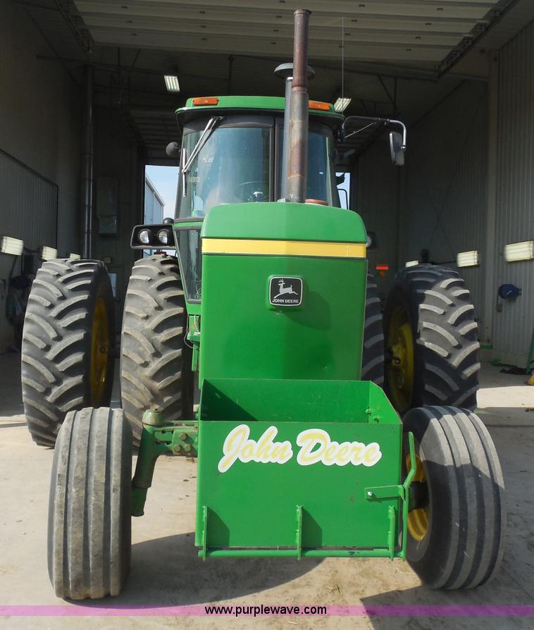 image for item E5159 1978 John Deere 4640 tractor