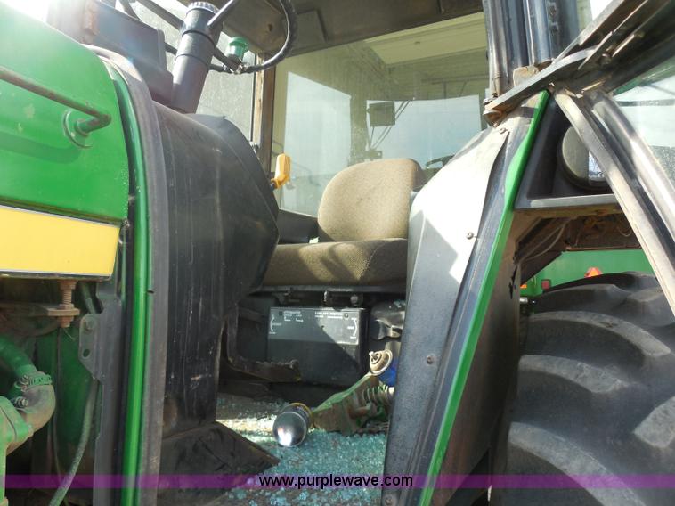 image for item E5159 1978 John Deere 4640 tractor