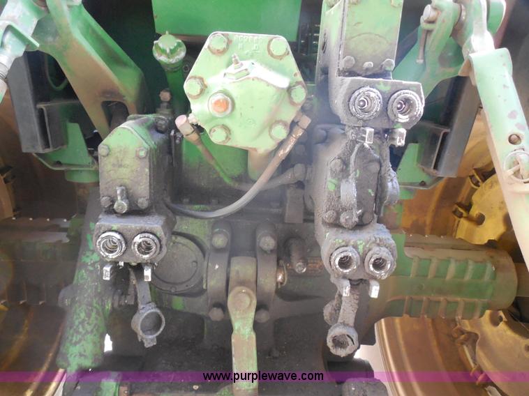 image for item E5159 1978 John Deere 4640 tractor