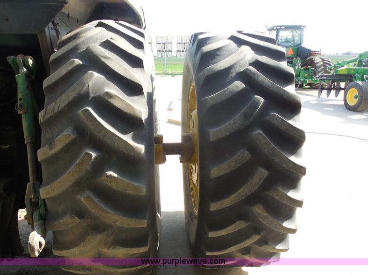 image for item E5159 1978 John Deere 4640 tractor