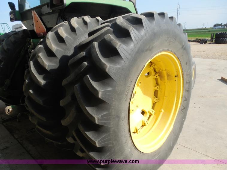 image for item E5159 1978 John Deere 4640 tractor