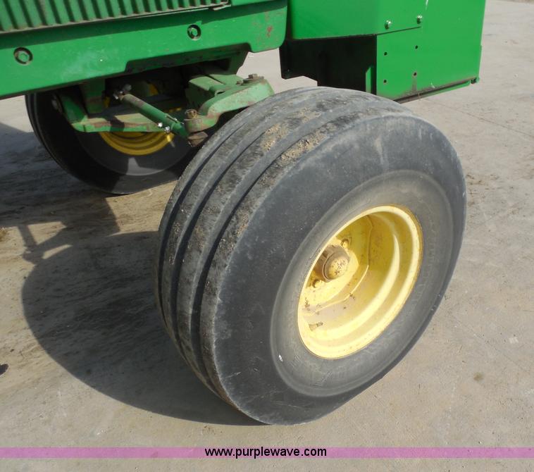 image for item E5159 1978 John Deere 4640 tractor