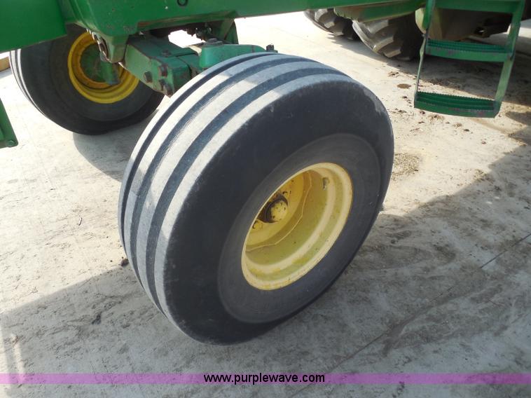 image for item E5159 1978 John Deere 4640 tractor