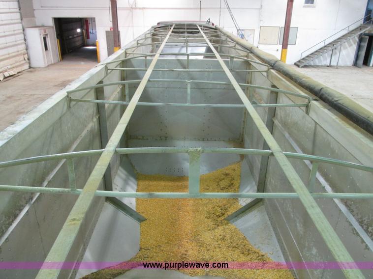 image for item E5170 1995 Corn Husker 40' grain trailer