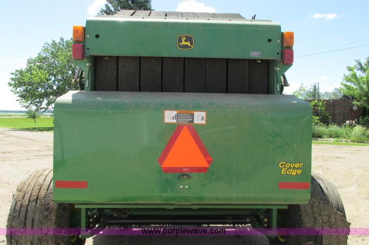 image for item E5174 2010 John Deere 568 round baler
