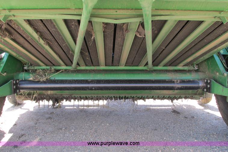 image for item E5174 2010 John Deere 568 round baler