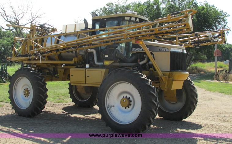 image for item E5188 2005 Ag-Chem RoGator 1064 self-propelled sprayer