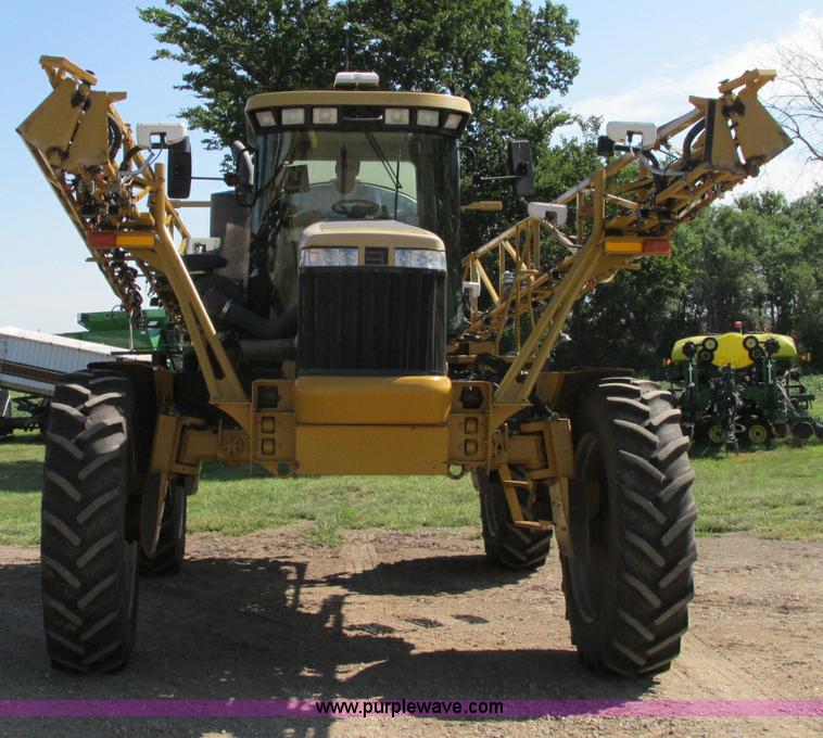 image for item E5188 2005 Ag-Chem RoGator 1064 self-propelled sprayer