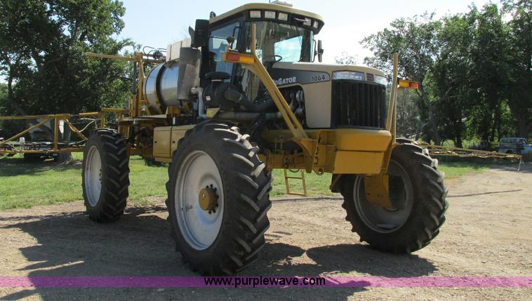 image for item E5188 2005 Ag-Chem RoGator 1064 self-propelled sprayer