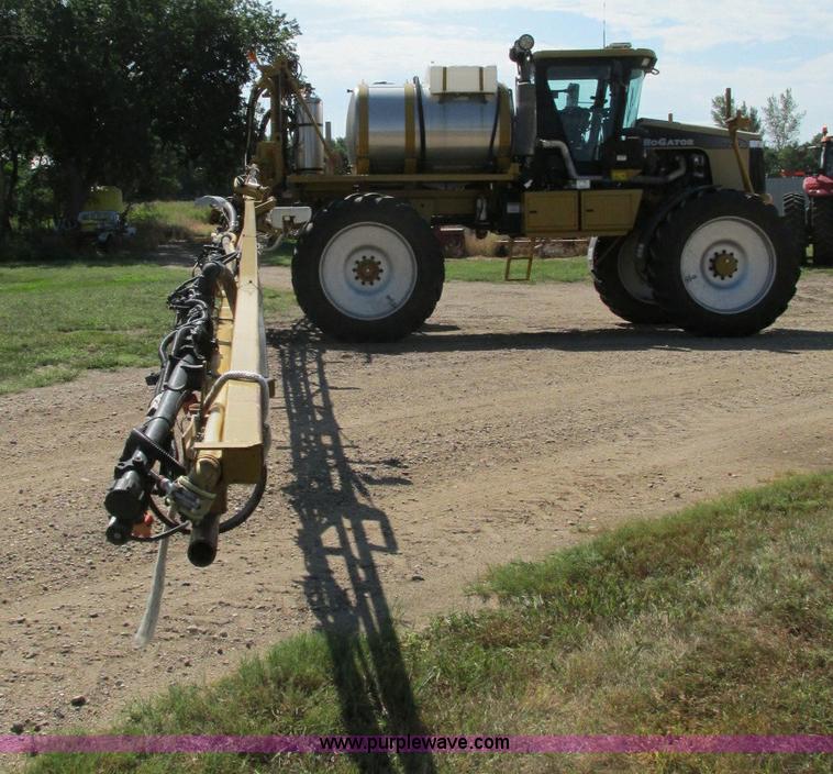 image for item E5188 2005 Ag-Chem RoGator 1064 self-propelled sprayer