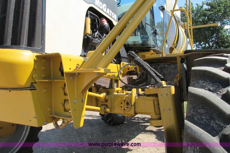 image for item E5188 2005 Ag-Chem RoGator 1064 self-propelled sprayer
