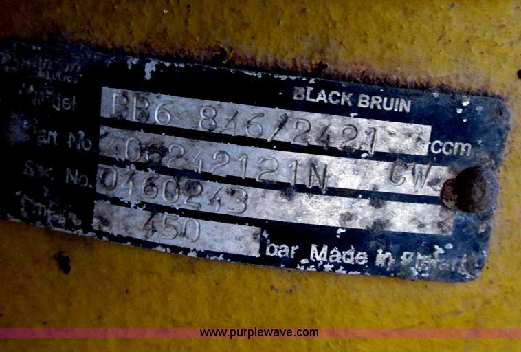 image for item E5188 2005 Ag-Chem RoGator 1064 self-propelled sprayer