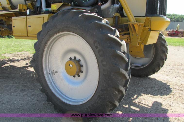 image for item E5188 2005 Ag-Chem RoGator 1064 self-propelled sprayer