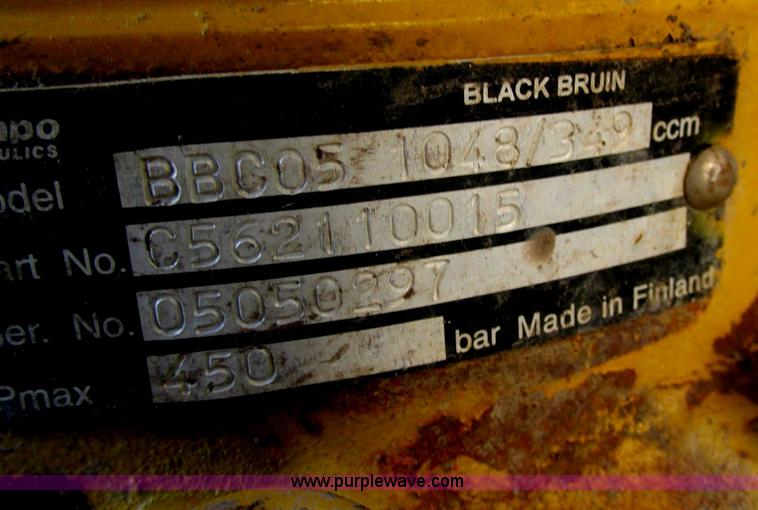 image for item E5188 2005 Ag-Chem RoGator 1064 self-propelled sprayer