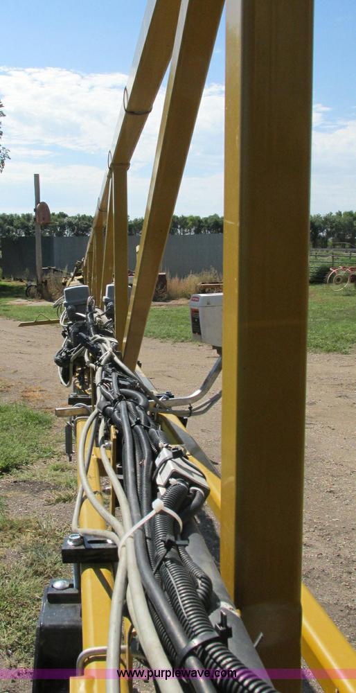 image for item E5188 2005 Ag-Chem RoGator 1064 self-propelled sprayer