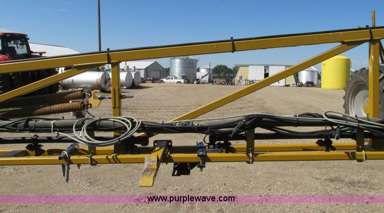 image for item E5188 2005 Ag-Chem RoGator 1064 self-propelled sprayer