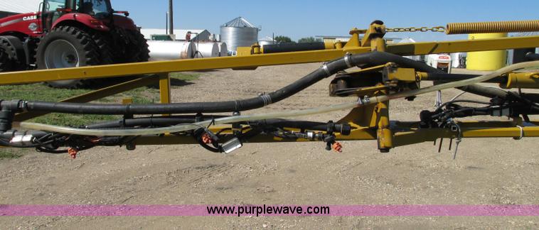 image for item E5188 2005 Ag-Chem RoGator 1064 self-propelled sprayer