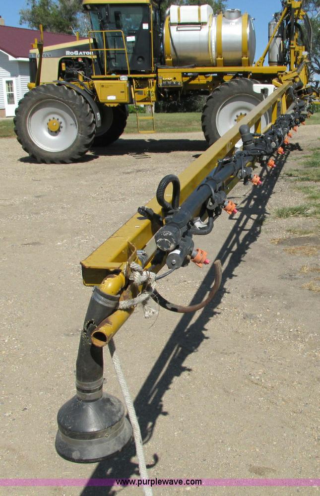image for item E5188 2005 Ag-Chem RoGator 1064 self-propelled sprayer