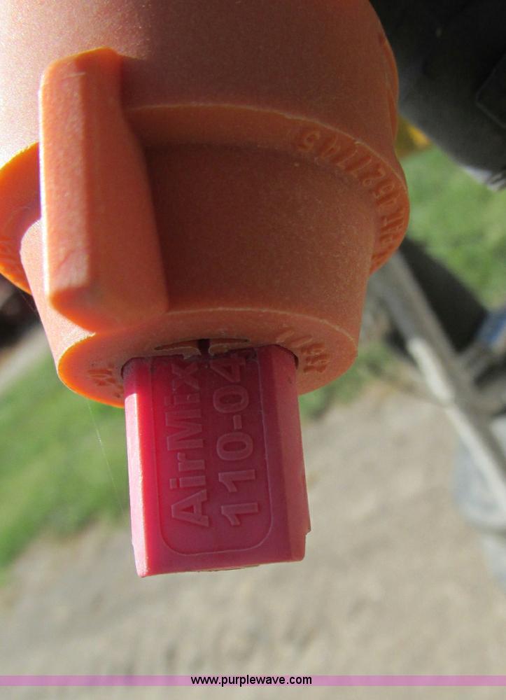 image for item E5188 2005 Ag-Chem RoGator 1064 self-propelled sprayer