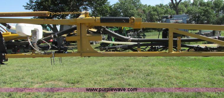 image for item E5188 2005 Ag-Chem RoGator 1064 self-propelled sprayer
