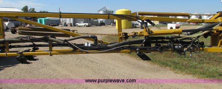 image for item E5188 2005 Ag-Chem RoGator 1064 self-propelled sprayer