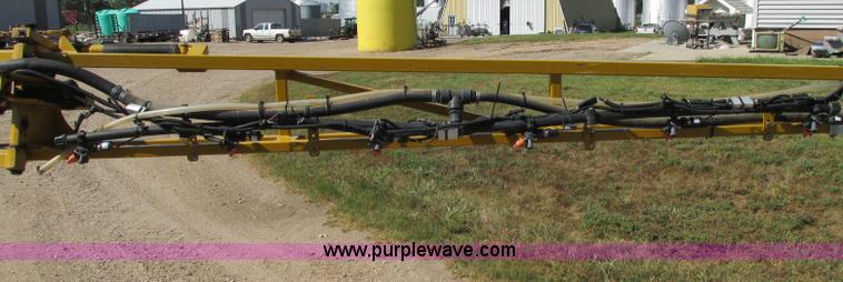 image for item E5188 2005 Ag-Chem RoGator 1064 self-propelled sprayer