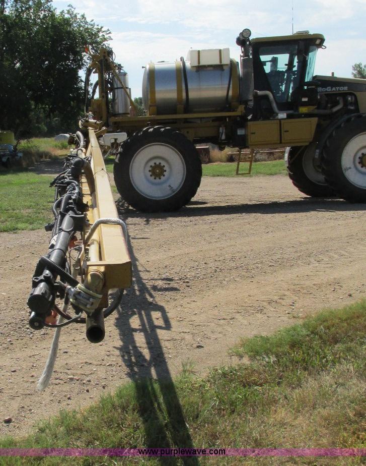 image for item E5188 2005 Ag-Chem RoGator 1064 self-propelled sprayer