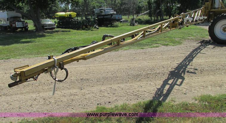 image for item E5188 2005 Ag-Chem RoGator 1064 self-propelled sprayer