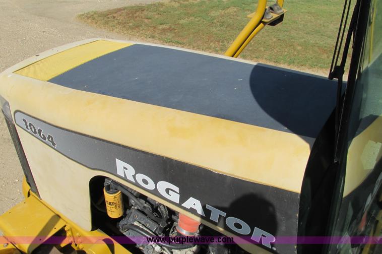 image for item E5188 2005 Ag-Chem RoGator 1064 self-propelled sprayer