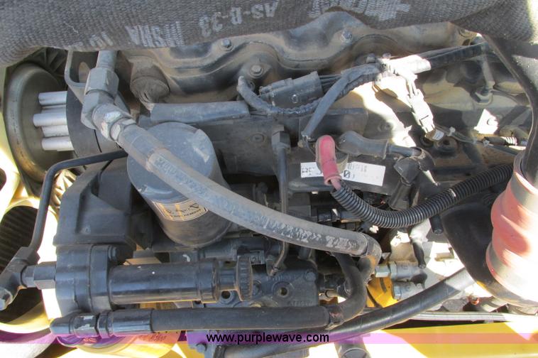 image for item E5188 2005 Ag-Chem RoGator 1064 self-propelled sprayer