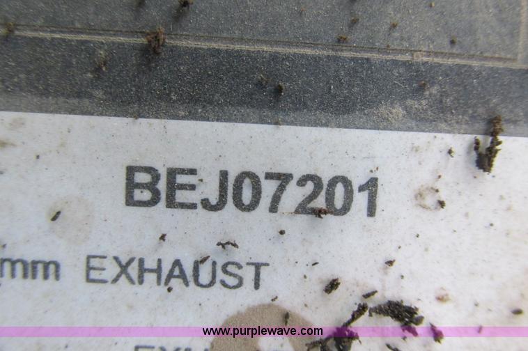 image for item E5188 2005 Ag-Chem RoGator 1064 self-propelled sprayer